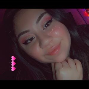 Meet your Posher, Esmeralda